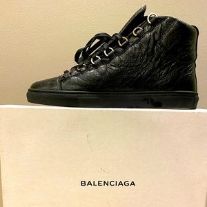 Balenciaga sneakers. Unisex